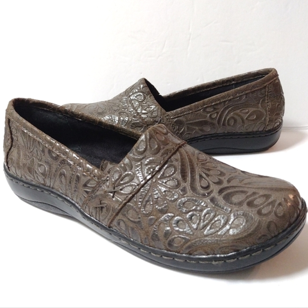 B.O.C Born Concept Howell Tooled Leather Slip-On Clog Comfort Round Toe Brown